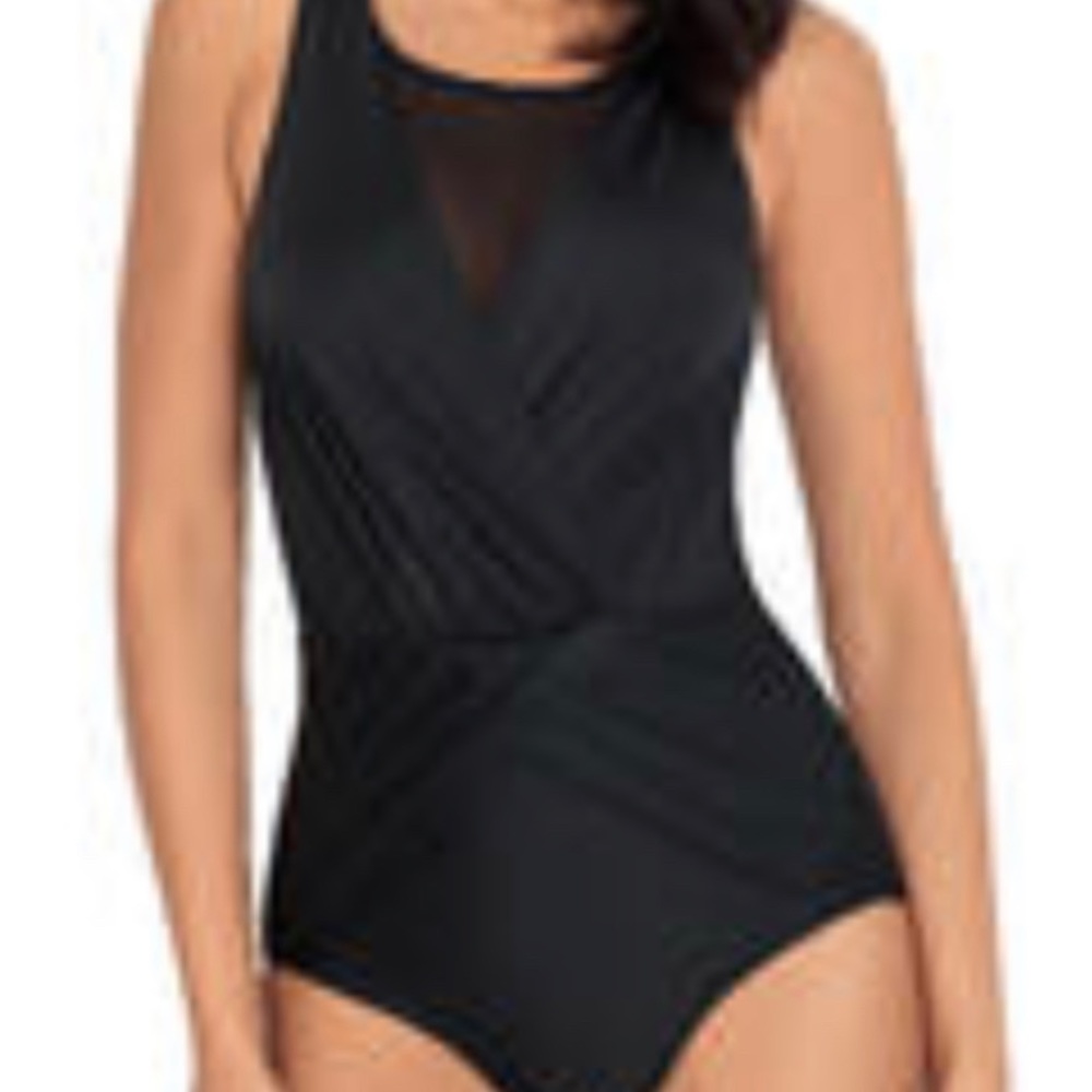Contouring Classic Black Swimsuit Sz.Medium